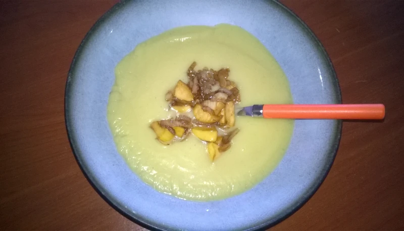 Velouté de topinambours et sa compotée de pommes