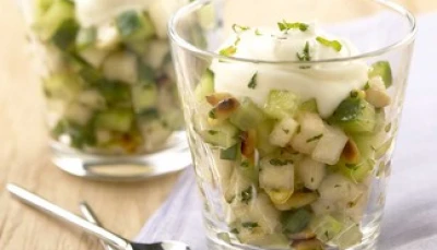 Verrine concombre poire et menthe aux pignons