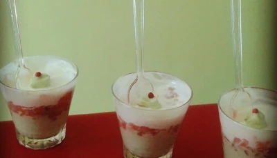 Verrine crème d'avocat/saumon/st moret