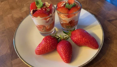 Verrines biscuitées de fraises