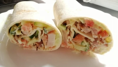 Wraps Poulet tomates concombres