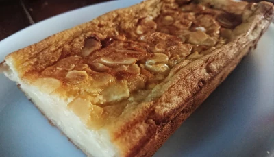 Moelleux aux amandes, pomme et poire