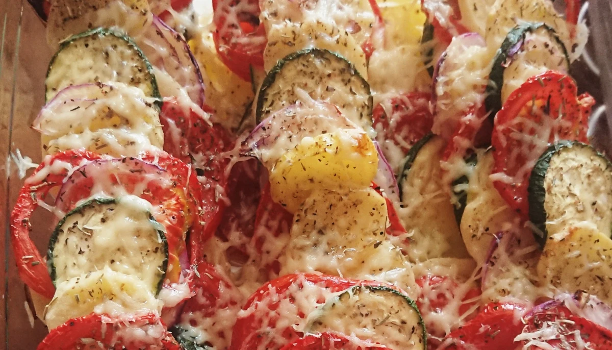Tian tomates, oignon, courgette et pommes de terre