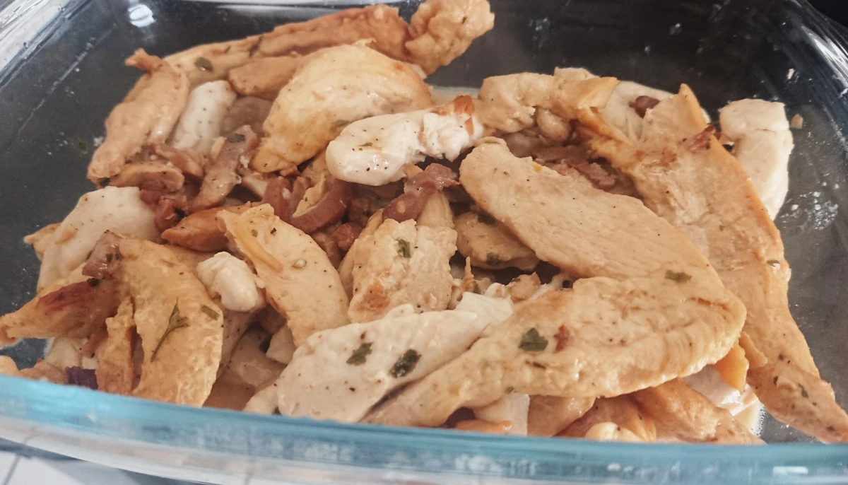 Duo de poulet, lardons, sauce vin blanc