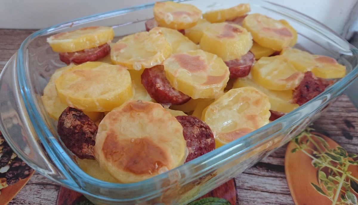 Gratin pommes de terre, saucisse et cancoillotte