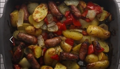Chipolatas et légumes rôtis