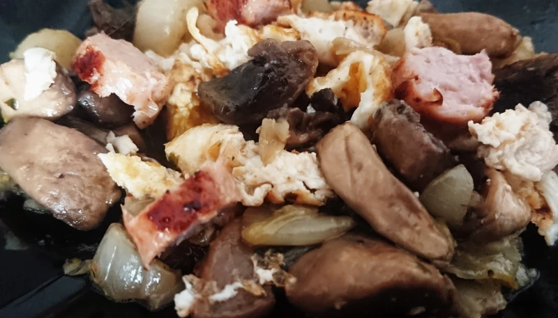 Poêlée endives, champignons et chipolatas