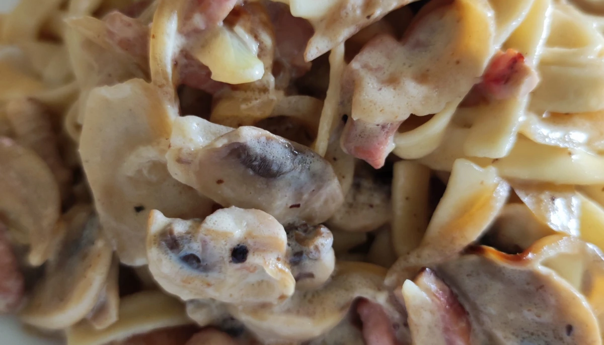 Tagliatelles lardons champignons