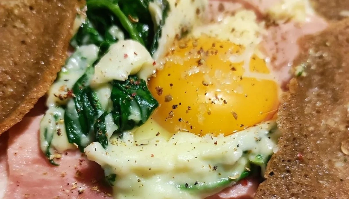 Galette au jambon et épinards à la béchamel