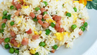 Riz cantonais à la saucisse