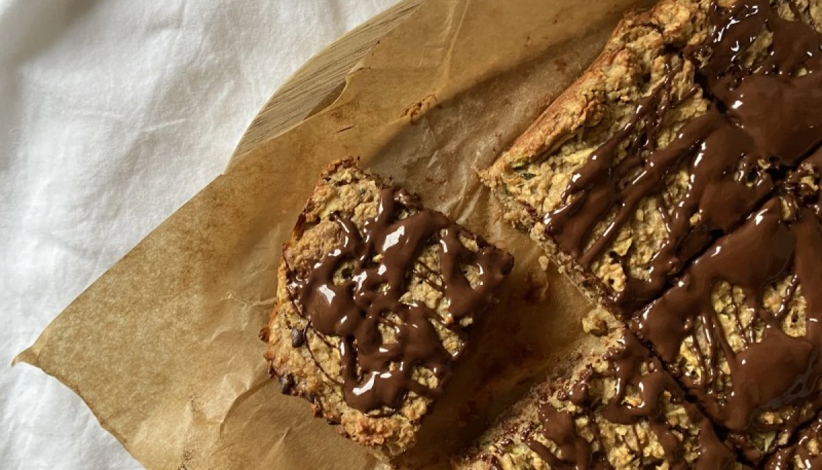 Oatmeal banana et zucchini bars
