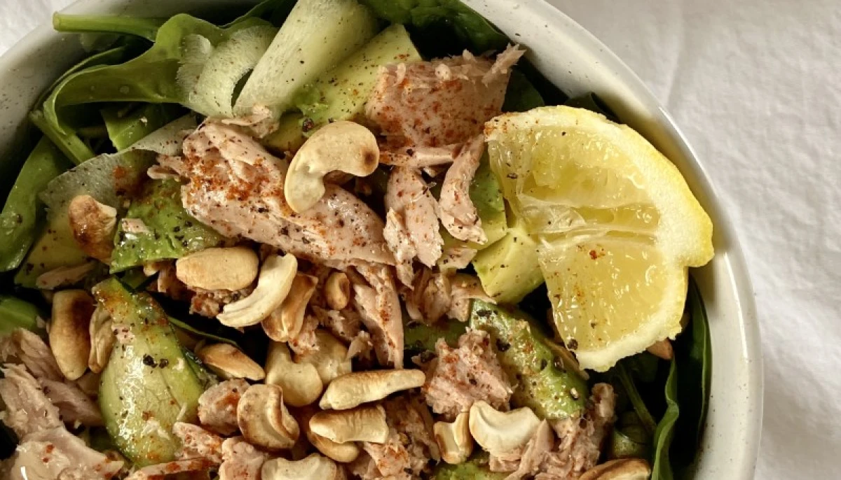 Salade d’été aux courgettes, avocat et thon