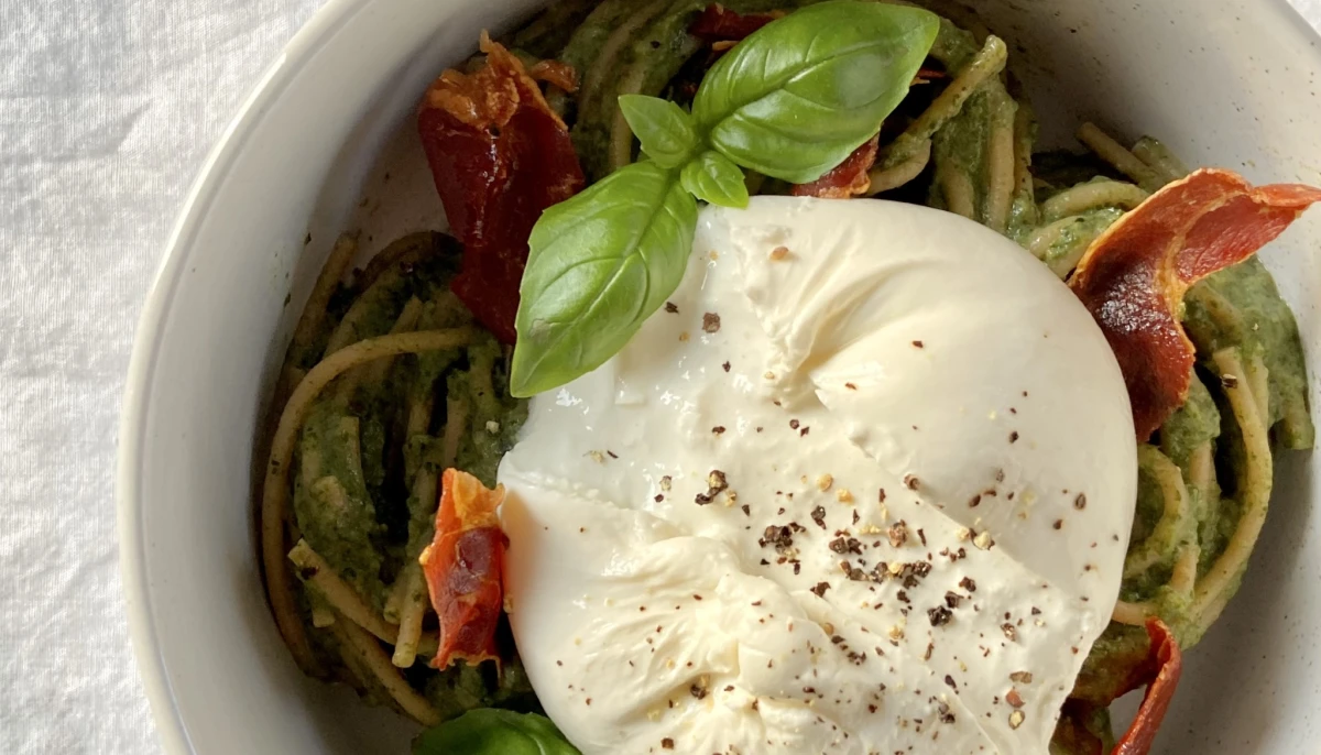 Pâtes crème de légumes, burrata, proschiutto