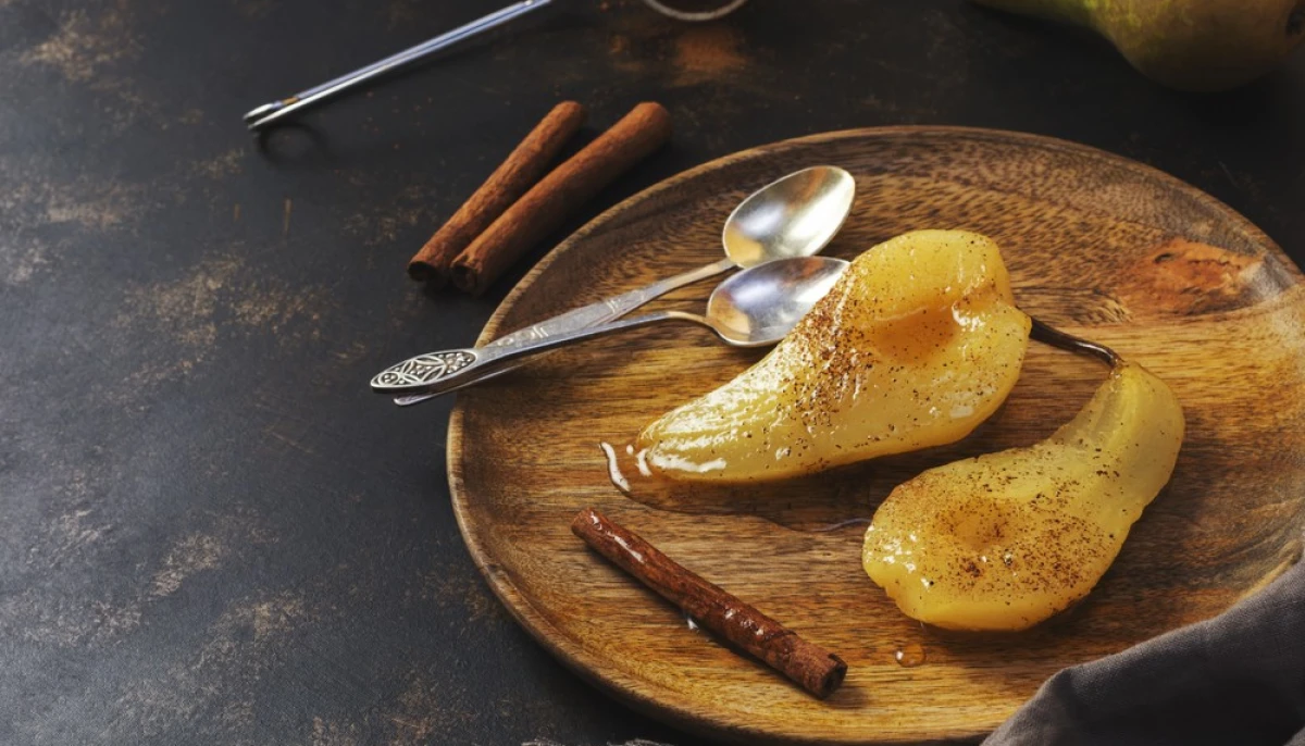 Poires grillées à la cannelle, beurre et miel