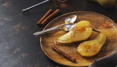 Poires grillées à la cannelle, beurre et miel