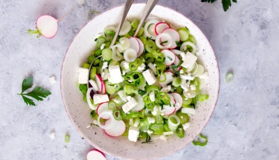 Salade de radis, concombre et feta