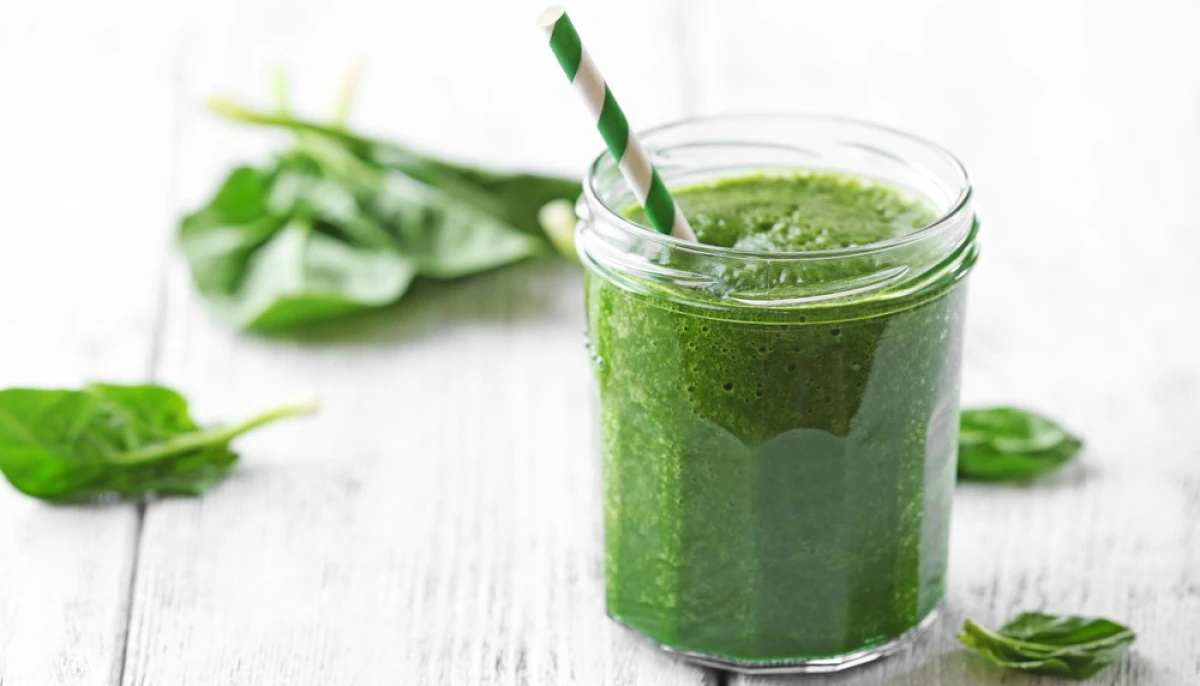 Smoothie aux poires, épinards et gingembre