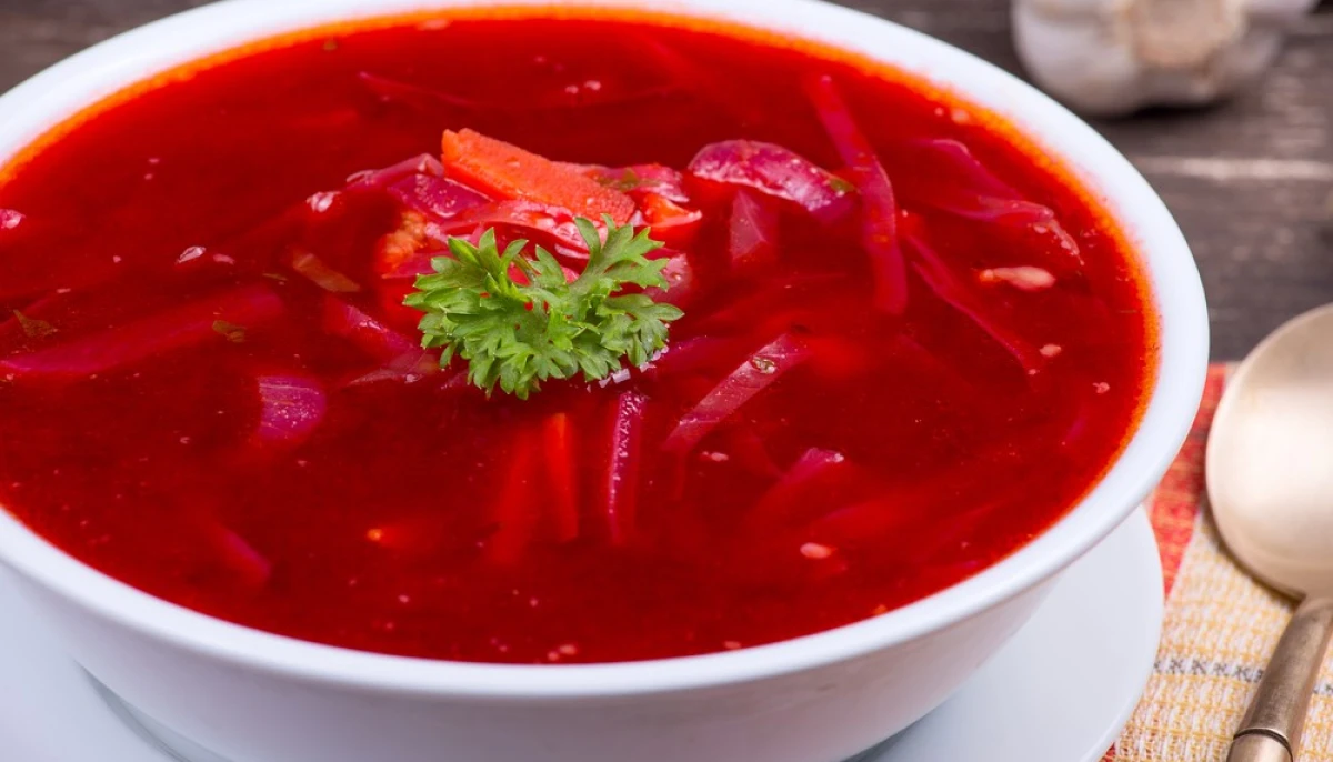 Soupe froide de betterave et pomme