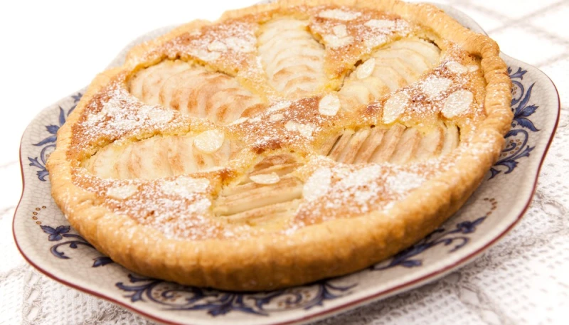 Tarte aux poires et à la frangipane