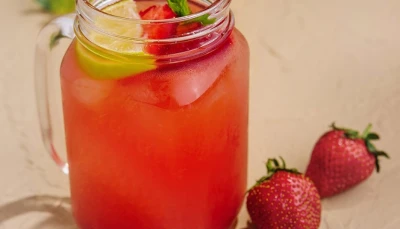 Limonade maison à la fraise