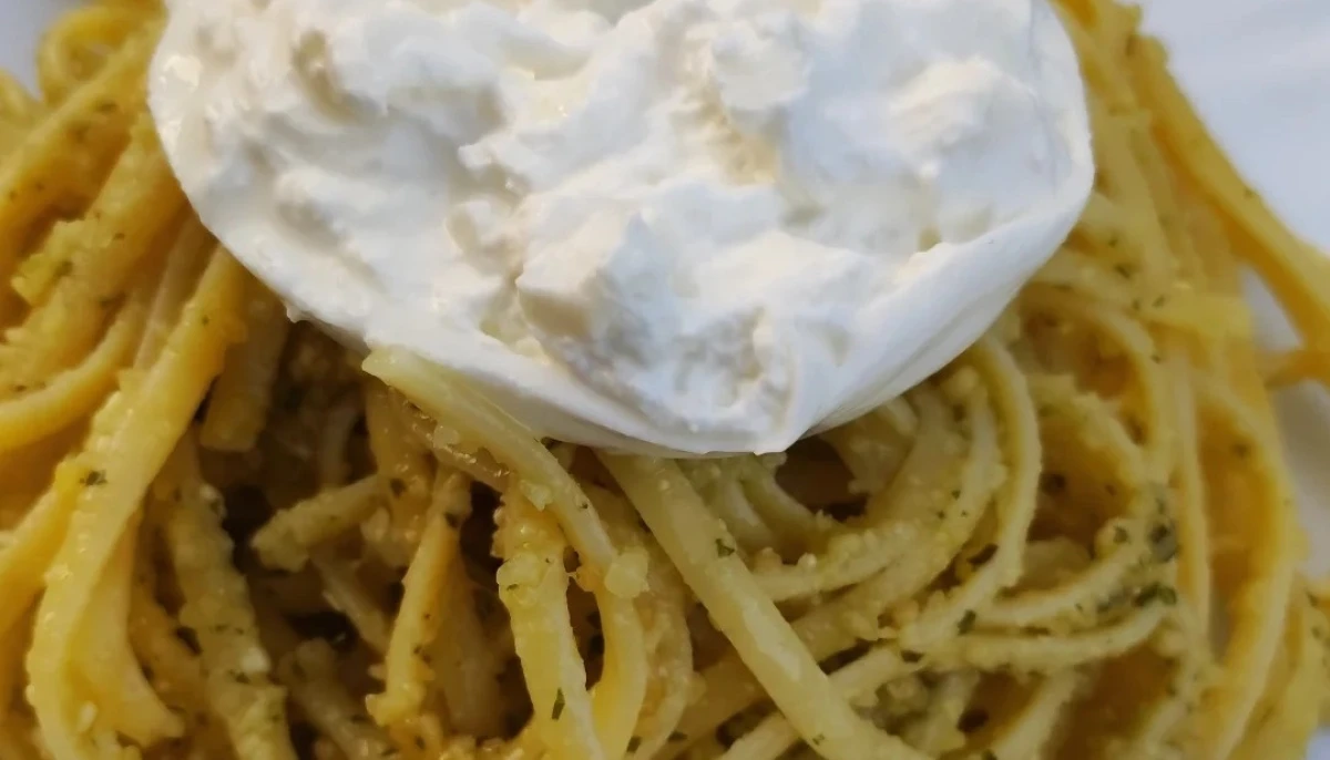 Pasta pesto & burrata