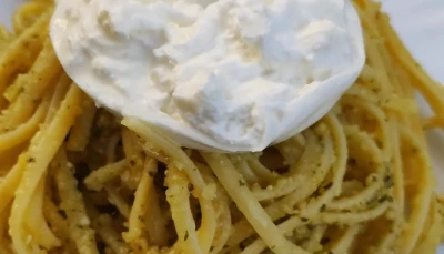 Pasta pesto & burrata