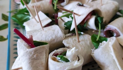 Wraps au jambon, roquette et St Môret