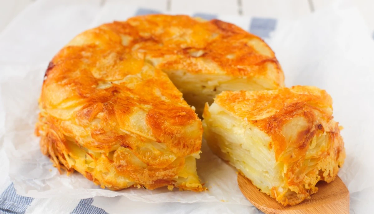 Gâteau invisible aux pommes de terre et au comté