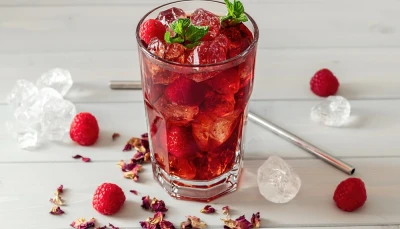 Thé glacé aux fruits rouges