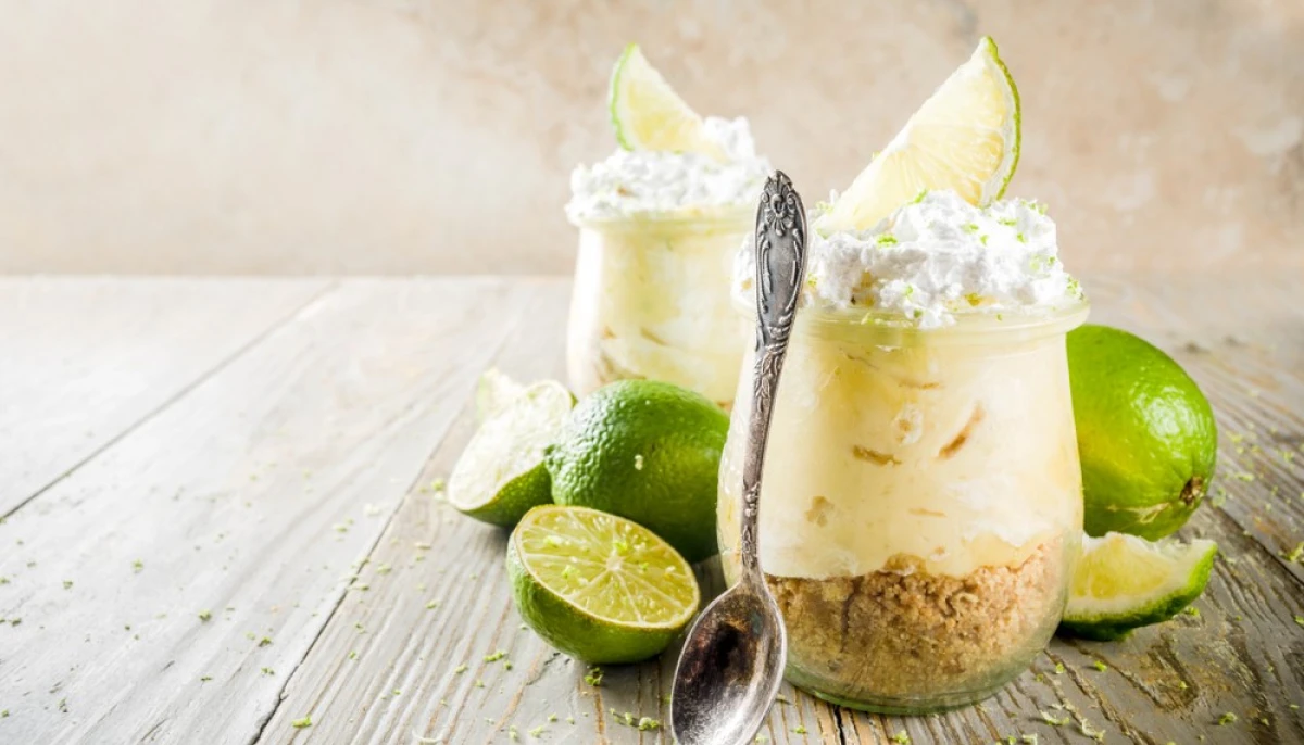 Mousse au citron vert et croquant de speculoos