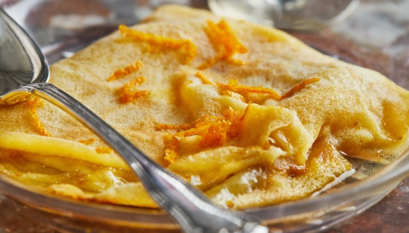 Crêpes Suzette flambées à l’orange