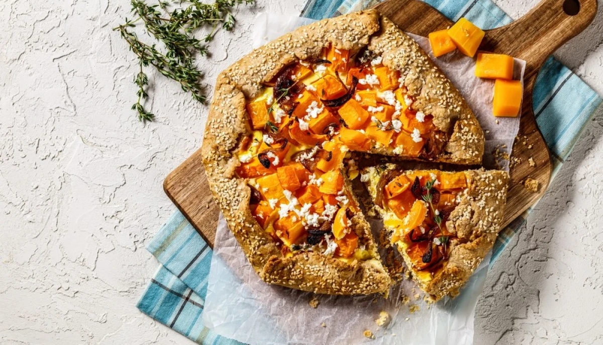 Tarte à la courge et aux oignons caramélisés