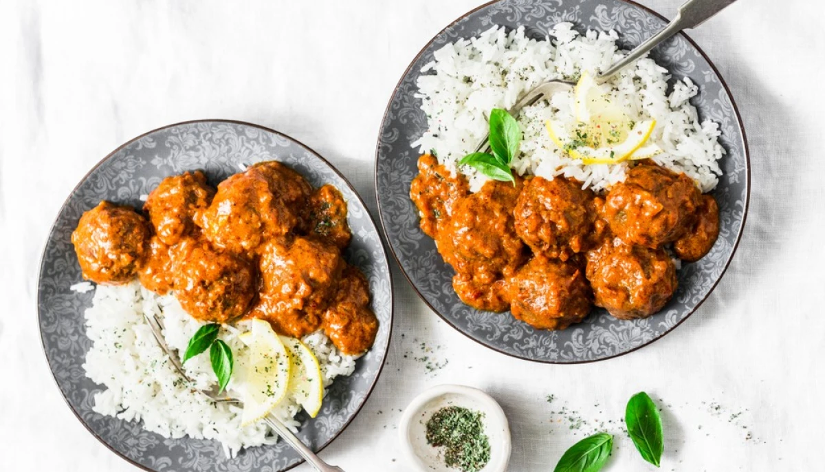 Boulettes de lentilles à la sauce tomate