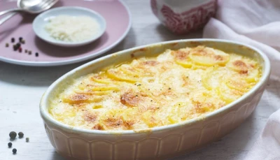 Gratin de pâtes au fromage et légumes de saison