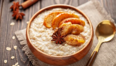 Porridge aux pommes caramélisées et cannelle