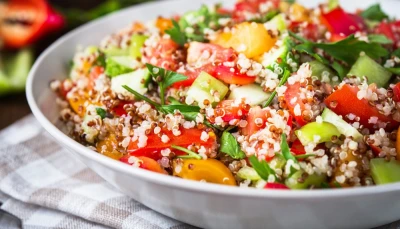 Quinoa aux légumes rôtis et herbes fraîches
