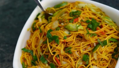 Wok de légumes d’hiver et nouilles sautées