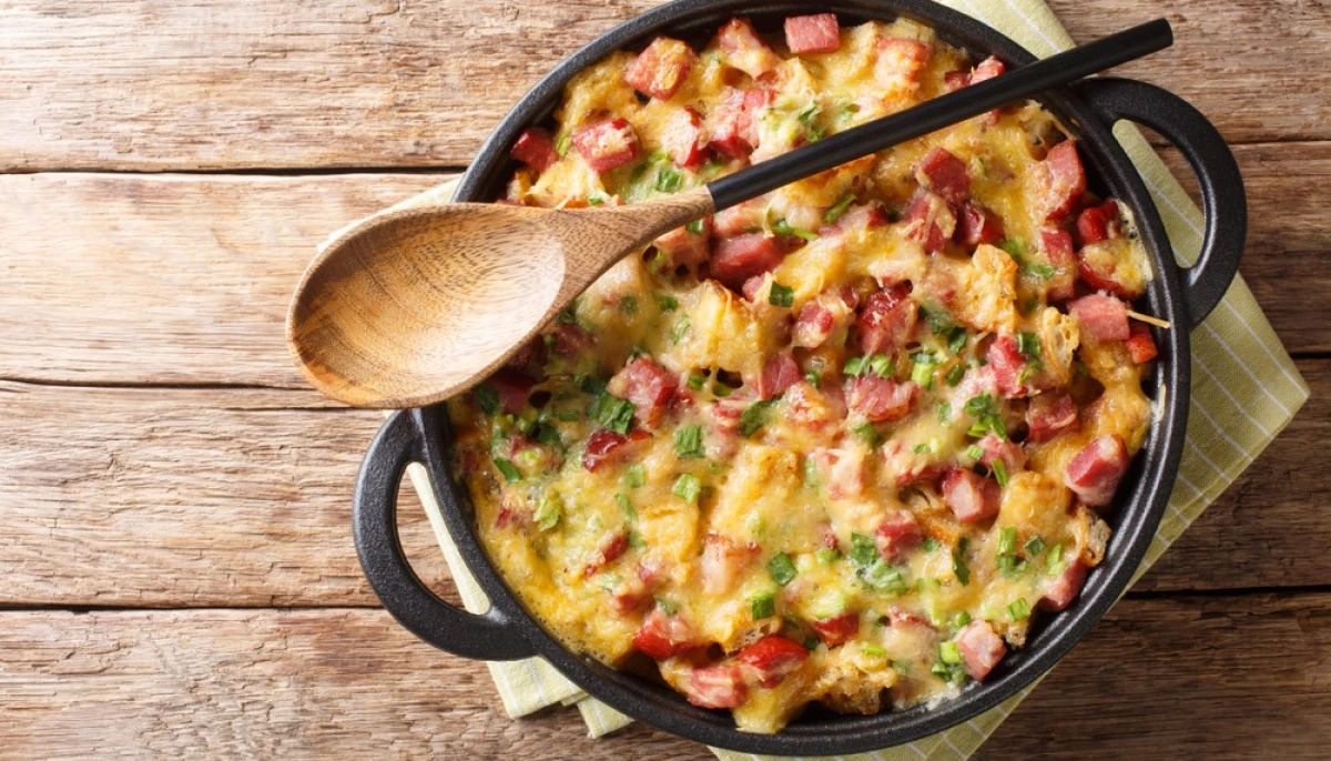 Gratin de pain perdu salé au jambon, fromage