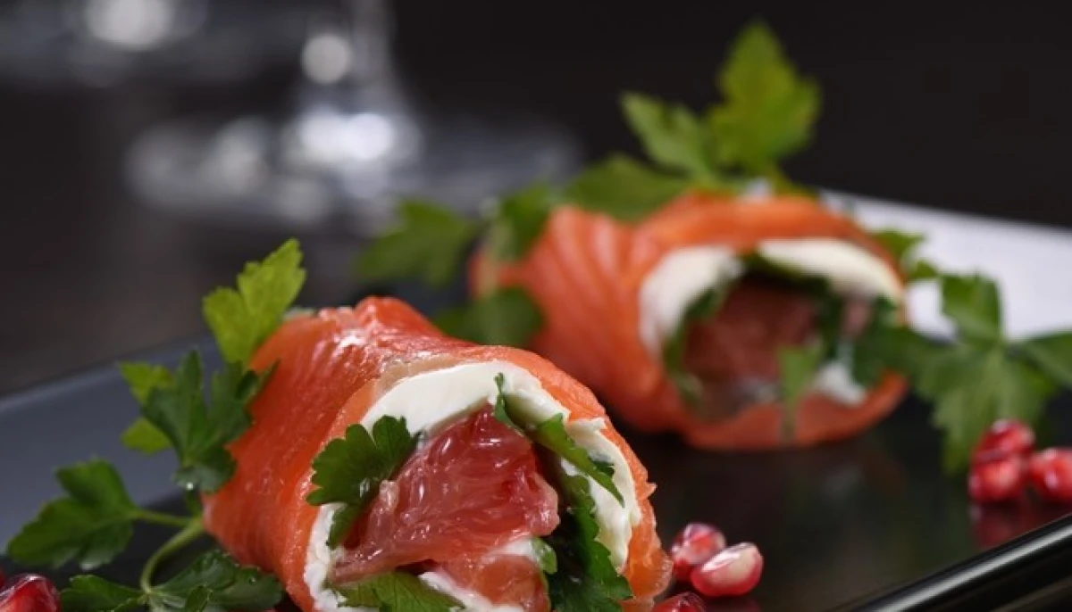 Roulés de saumon au fromage frais et pamplemousse