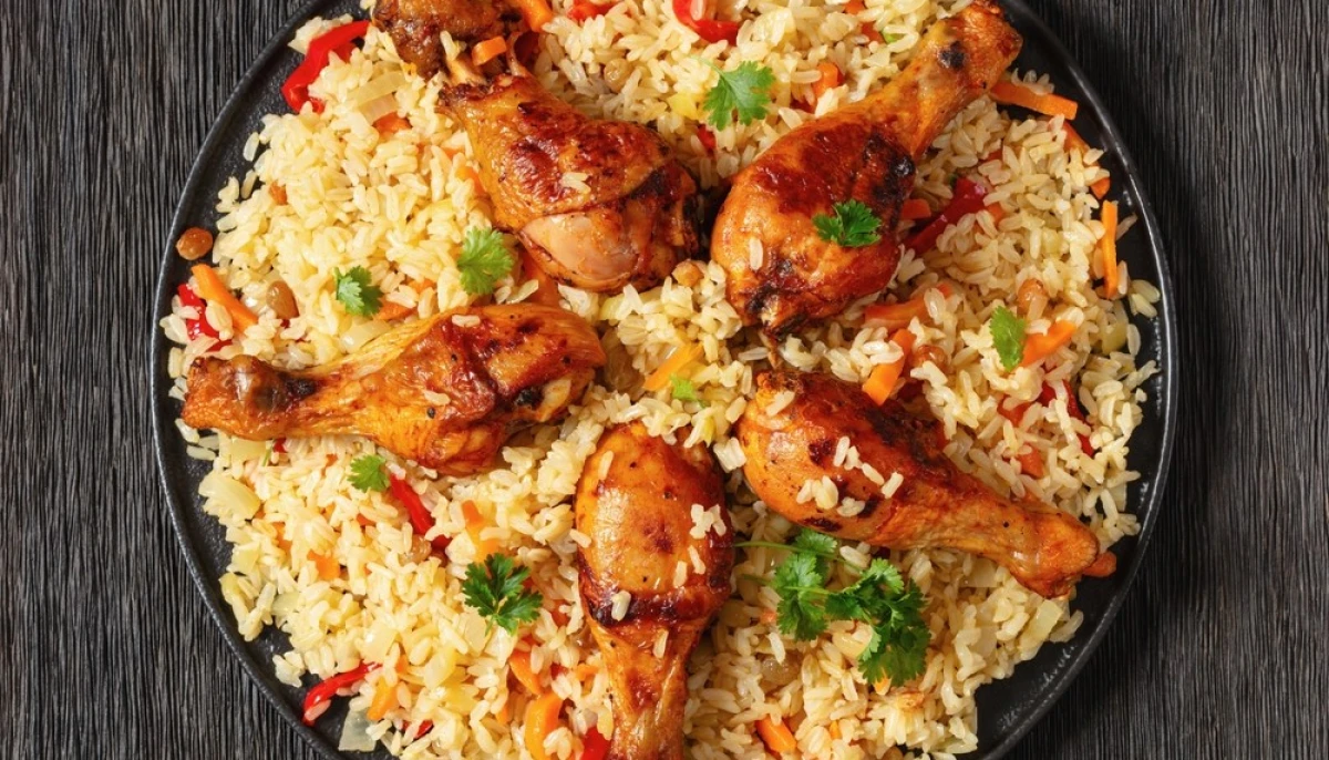 Riz pilaf aux légumes et poulet rôti