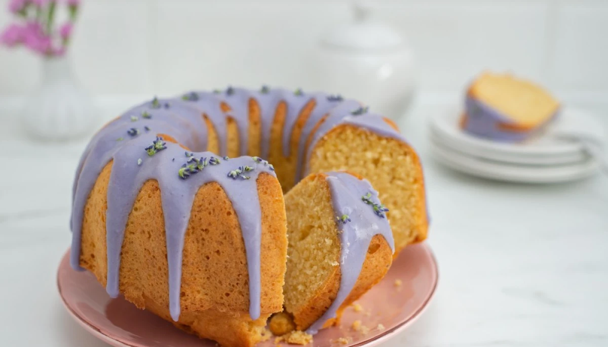 Gâteau moelleux à la lavande et au citron