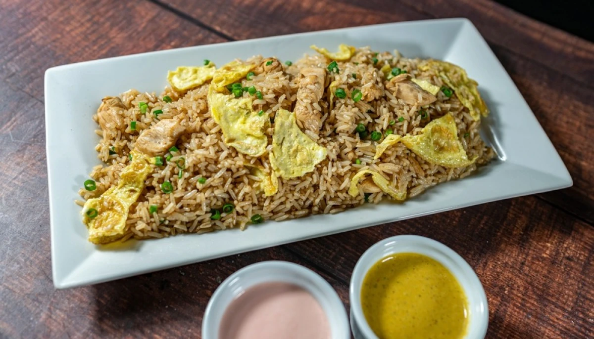 Riz chaufa de poulet (recette péruvienne)