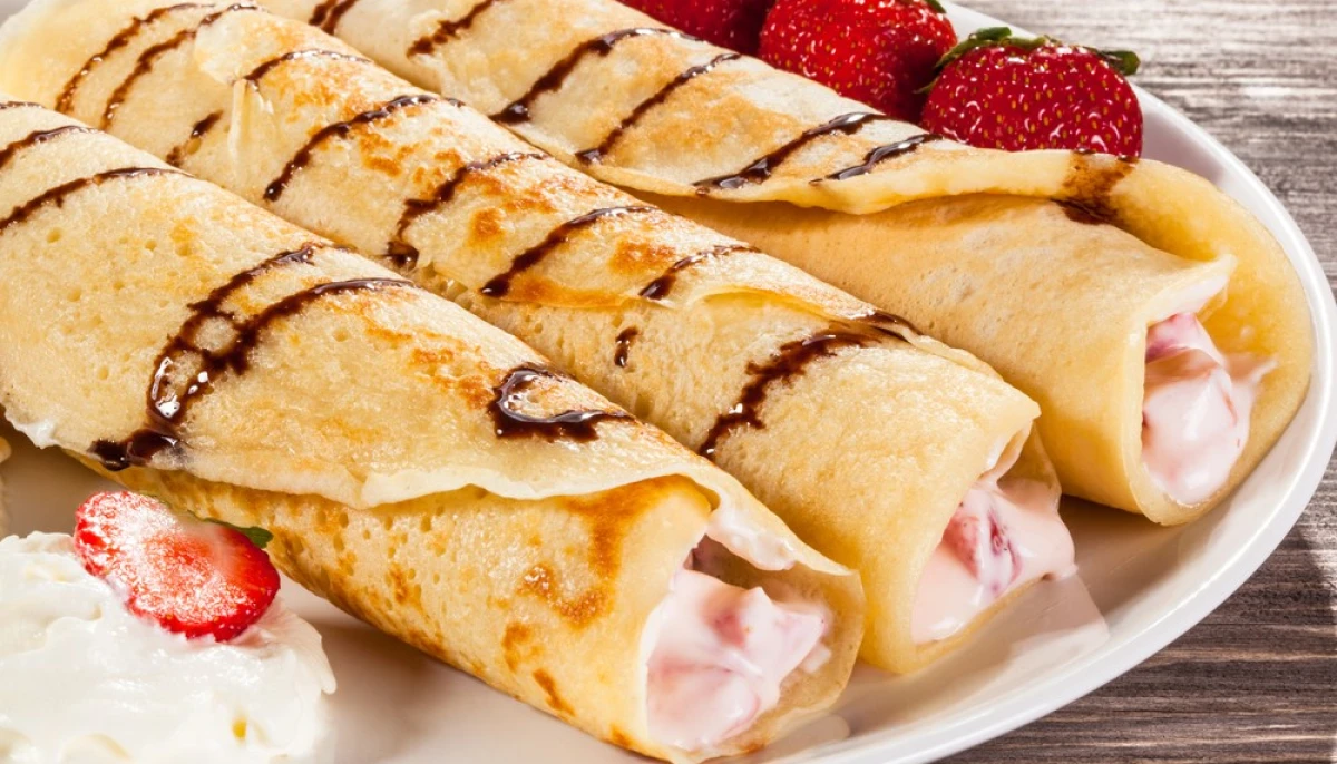 Crêpes légères, garniture fraise-chantilly