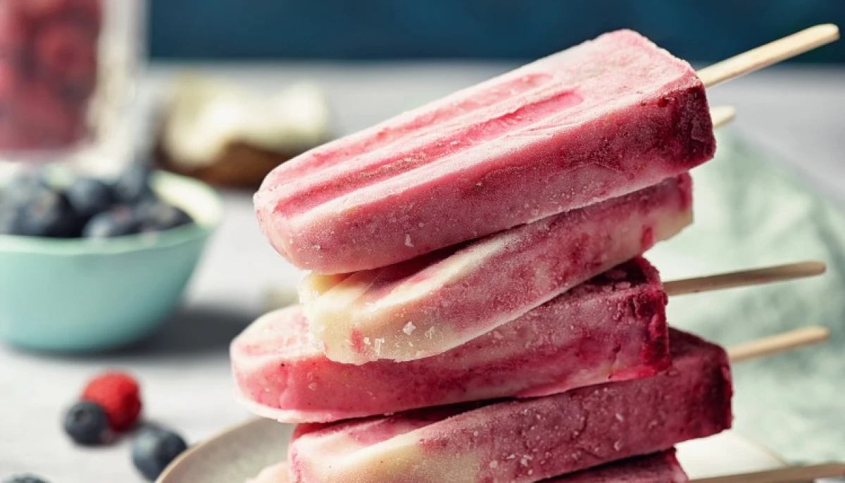 Popsicles framboise-coco
