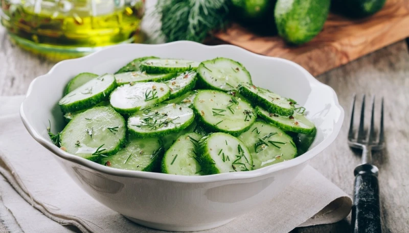 Salade de concombre à la grecque, ultra-rapide