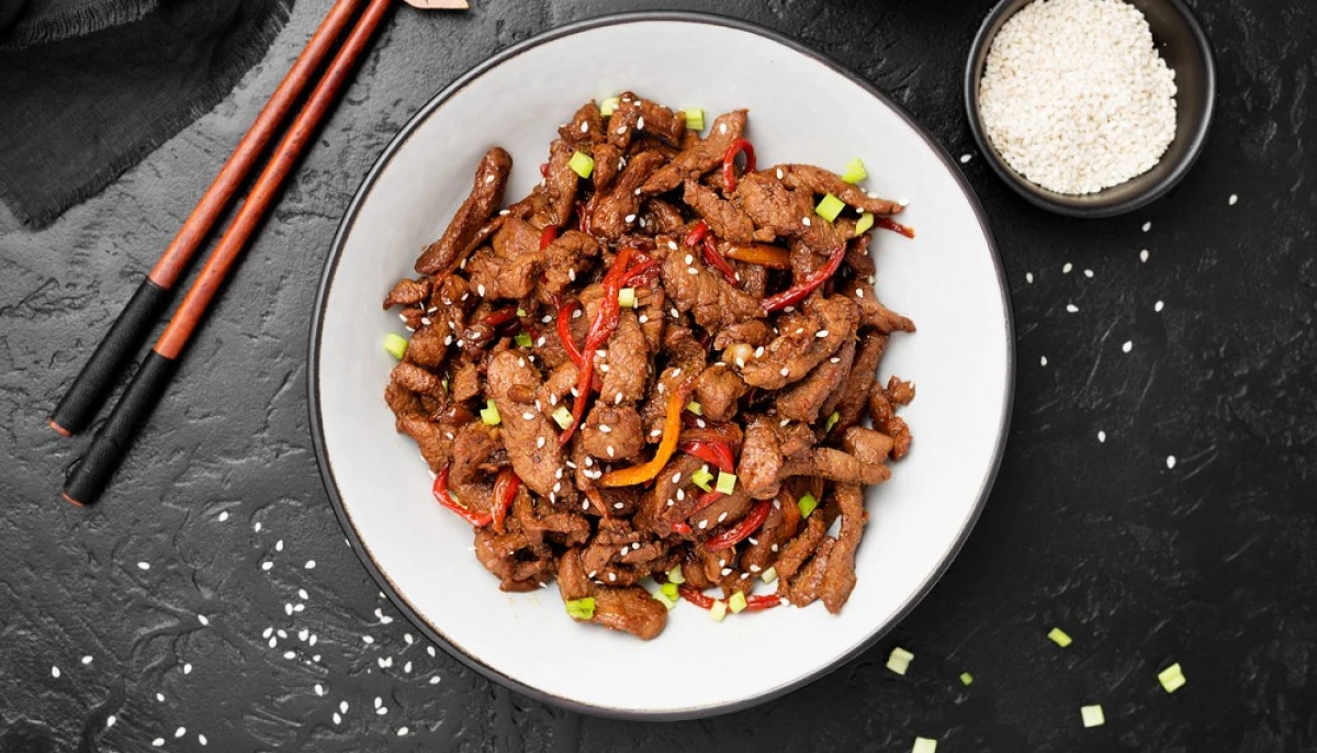 Bœuf sauté à la sauce soja