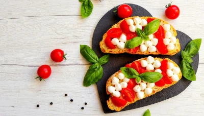 Bruschettas estivales tomate-basilic