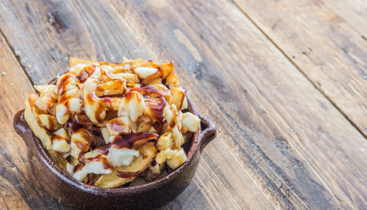 Poutine québécoise