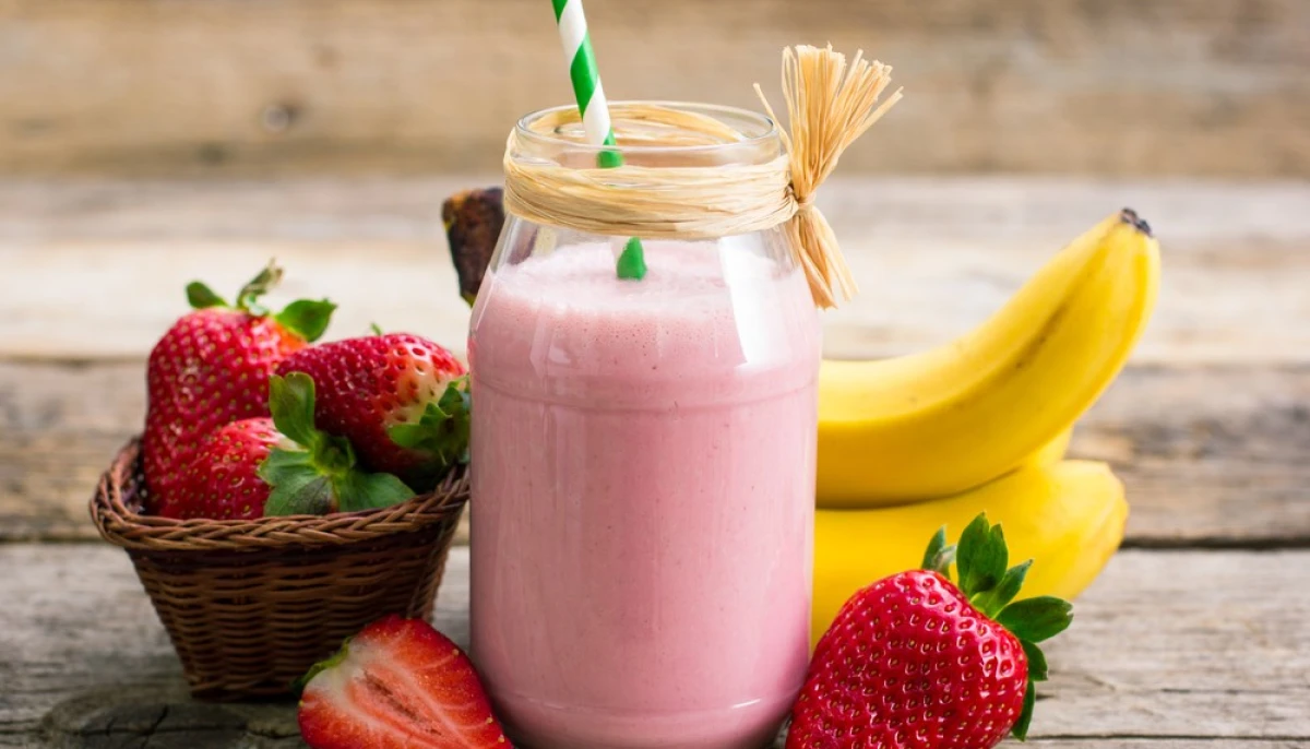 Smoothie glacé banane-fraise