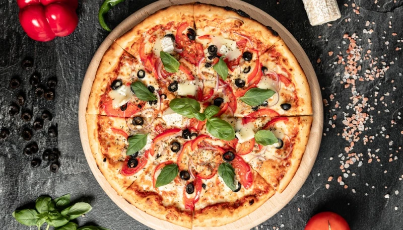 Pizza fine aux légumes d’été